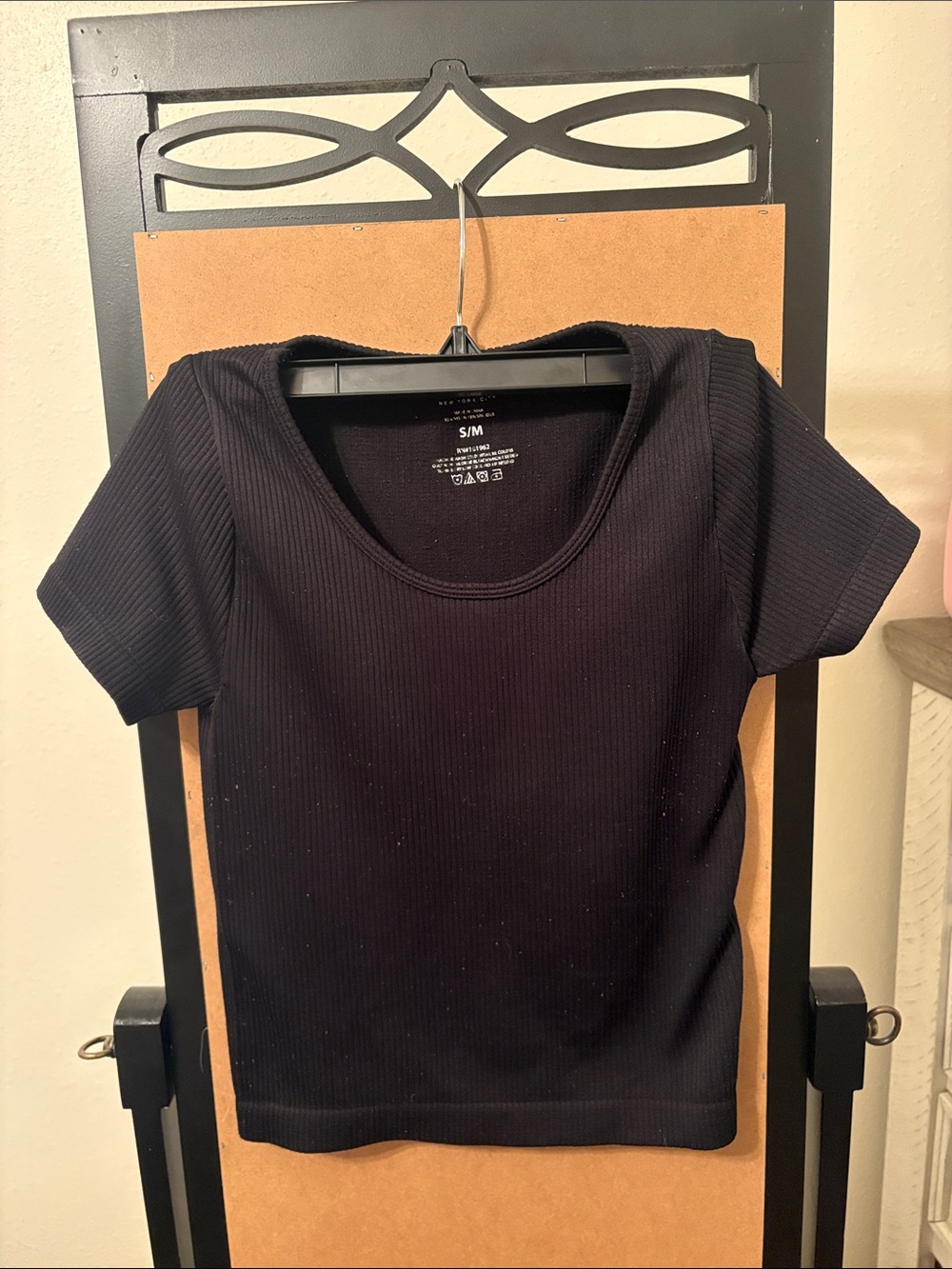 Women's Scoop Neck Ribbed Tee - Black